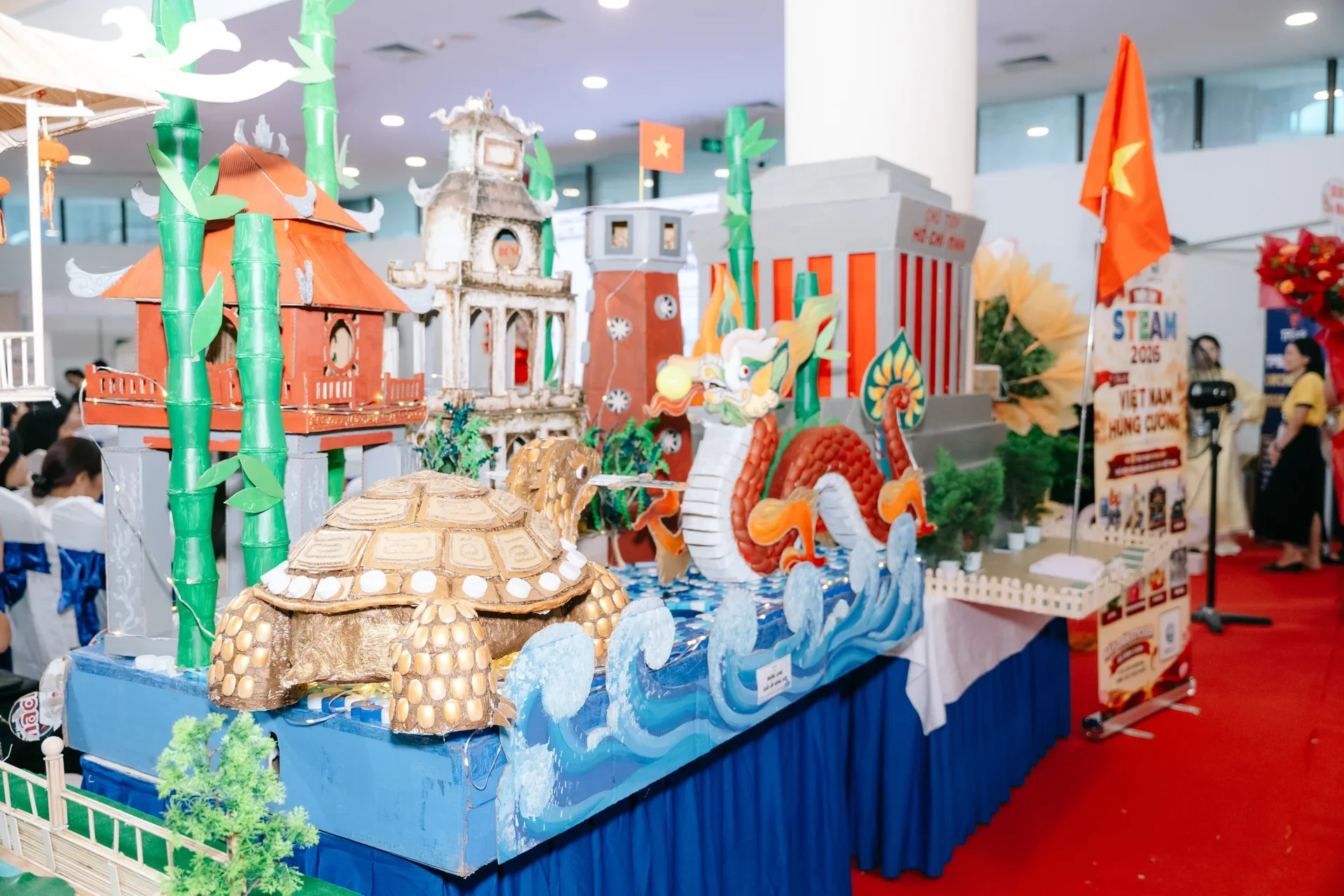 Giáo viên và học sinh mầm non Hà Nội sáng tạo mô hình "Việt Nam hùng cường" vô cùng ấn tượng - danviet.vn